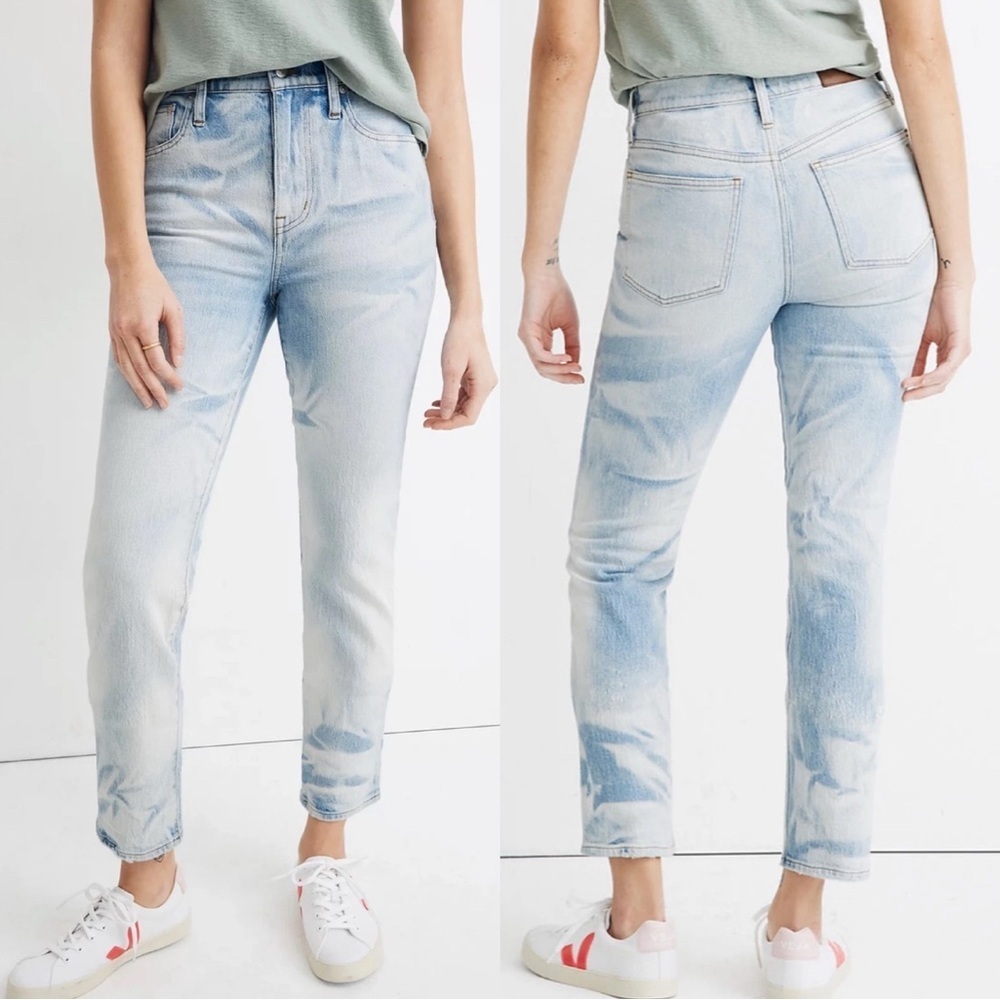 Light Wash High-Rise Women’s Jeans